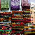 Parigi_18arr_Marché_Barbès_tessuti_africani